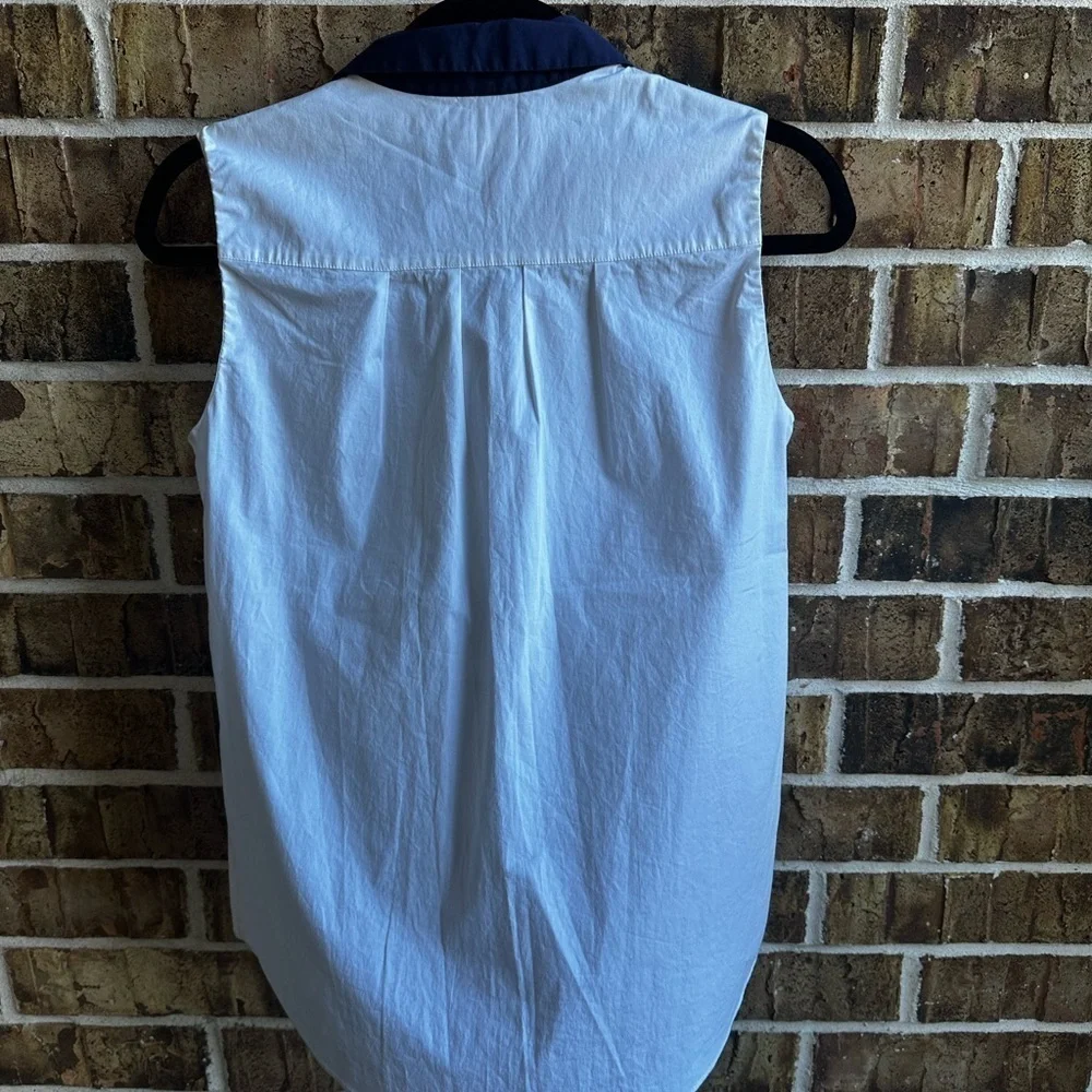 Kate Spade White and Navy Sleeveless Button Down Shirt